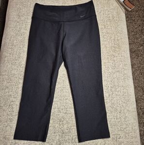 Nike Black Leggings Capri length Womens size small